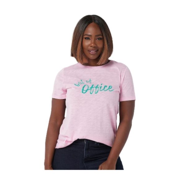 All Worthy Hunter McGrady Slub Knit Graphic out of office T-shirt - Picture 3 of 3